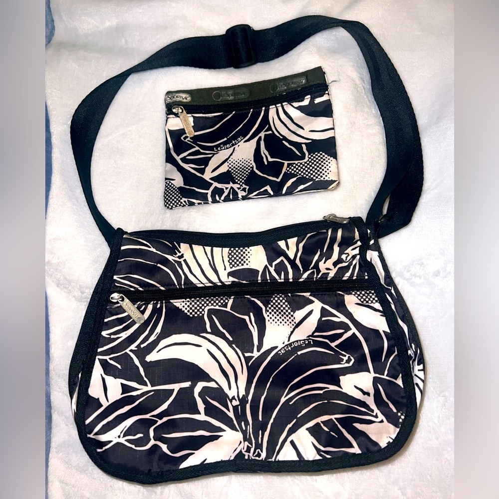 LeSportsac Vintage Black n White Hobo Bag W/ coin bag/ toiletry bag